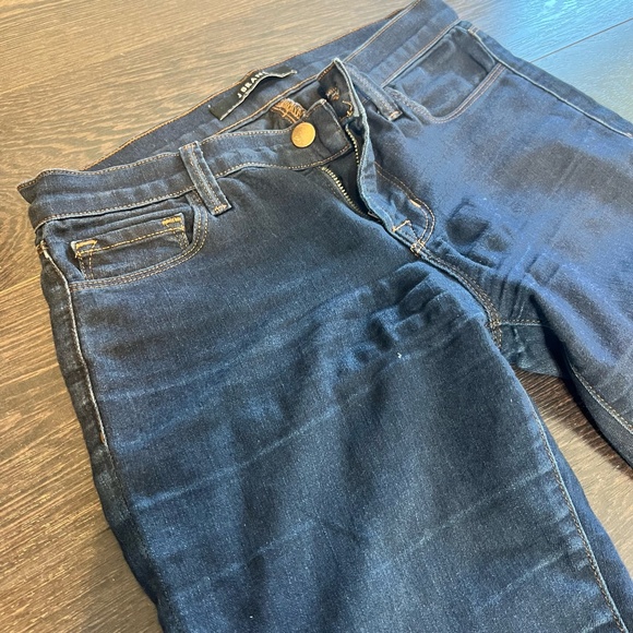 J Brand Super Dark Wash Skinny Jeans With Brown Stitching Size 26 - Picture 1 of 5